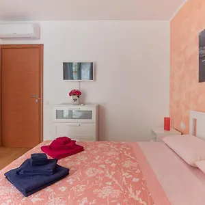 Valery House , La Spezia Italië